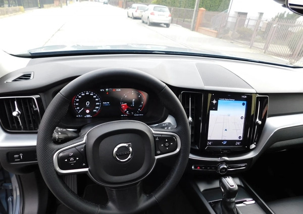 Volvo XC 60 cena 106666 przebieg: 179000, rok produkcji 2019 z Pruszków małe 742